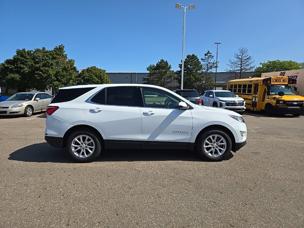 2019 Chevrolet Equinox LT photo 2