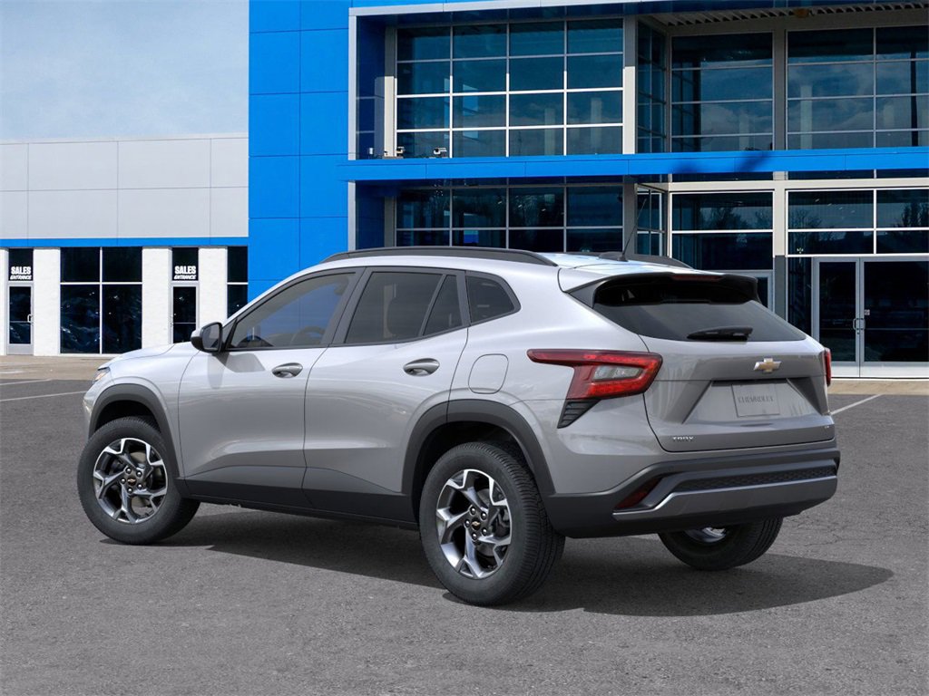 2025 Chevrolet Trax LT photo 3