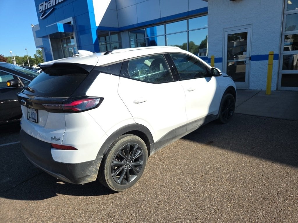 Used 2023 Chevrolet Bolt EUV LT with VIN 1G1FY6S05P4201178 for sale in Lansing, MI