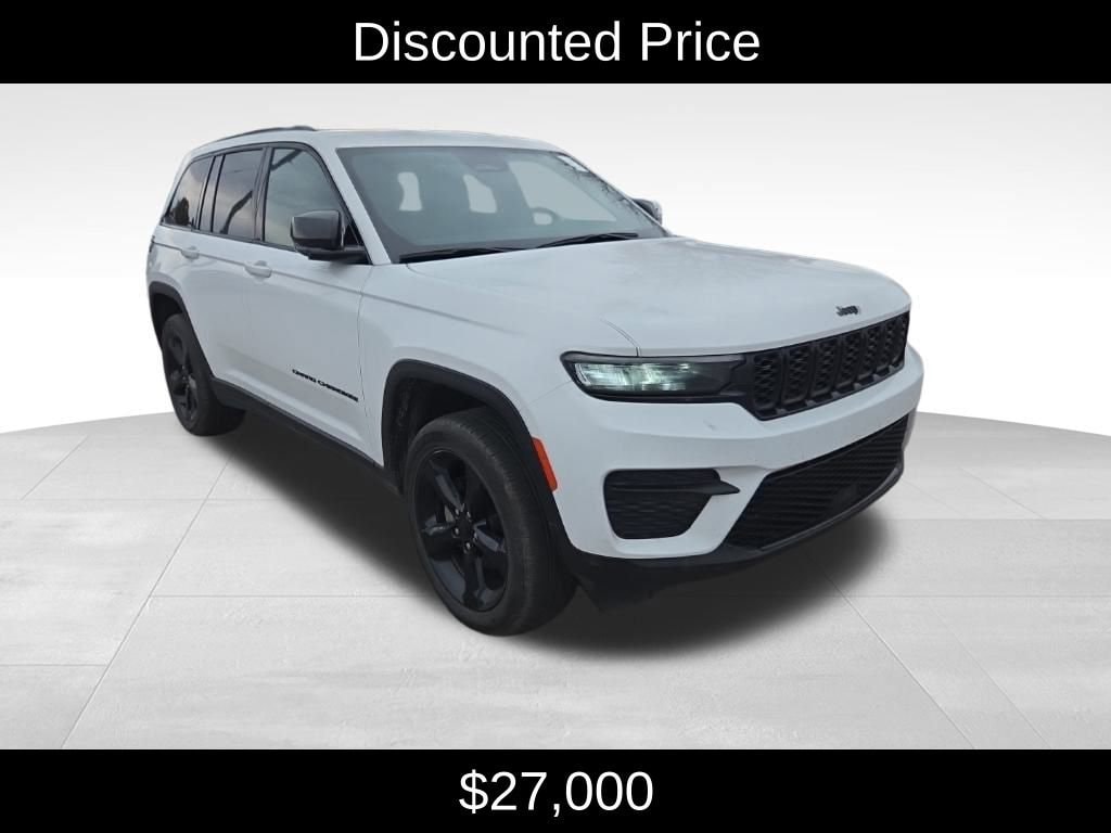 Used 2023 Jeep Grand Cherokee Laredo SUV