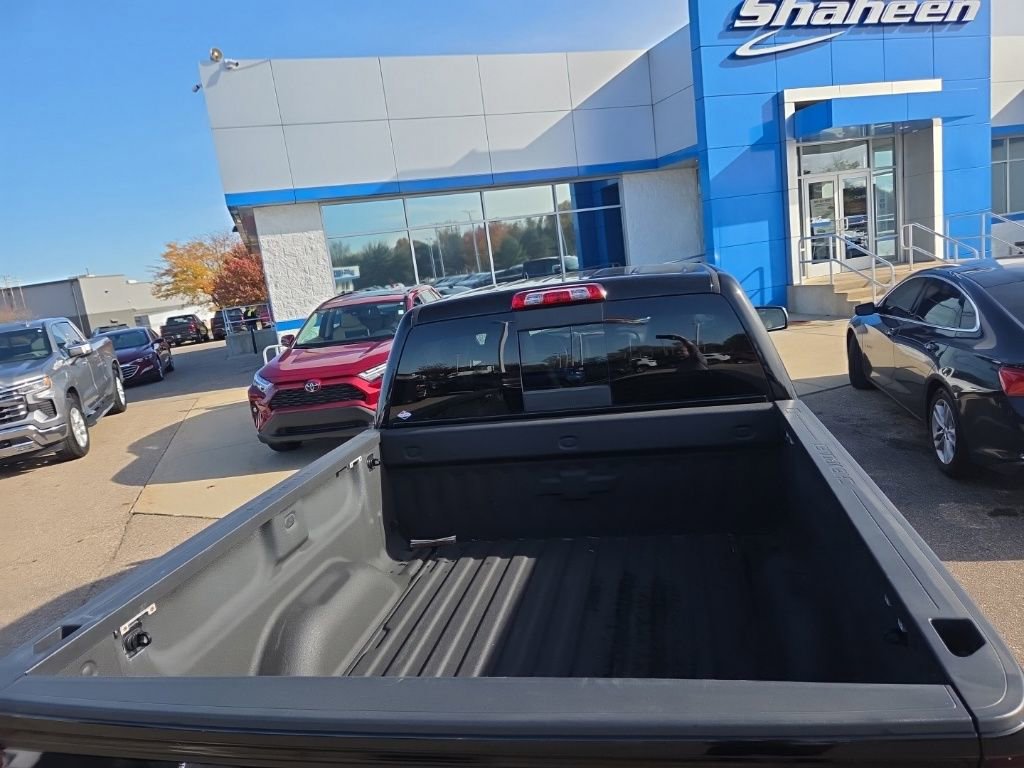 2016 Chevrolet Silverado 1500 High Country photo 2