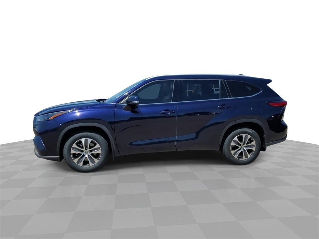 2022 Toyota Highlander XLE photo 4