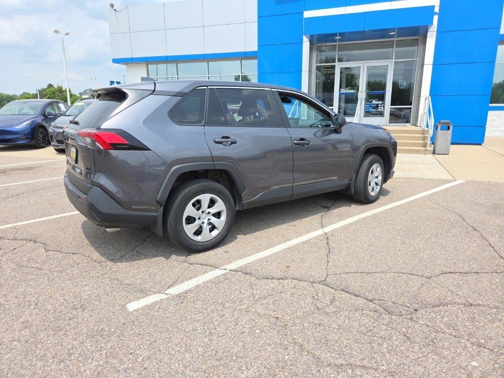 Used 2022 Toyota RAV4 LE with VIN 2T3F1RFV8NC312571 for sale in Lansing, MI