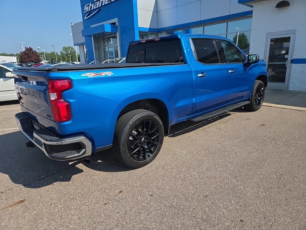 2022 Chevrolet Silverado 1500 LTZ photo 2
