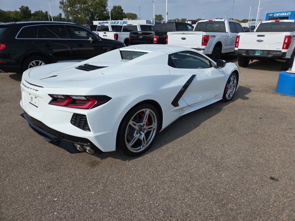 2022 Chevrolet Corvette Stingray 1LT Convertible photo 2