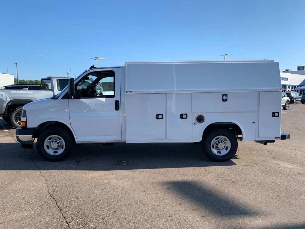 New 2025 Chevrolet Express Cutaway 3500 1WT Cutaway Van