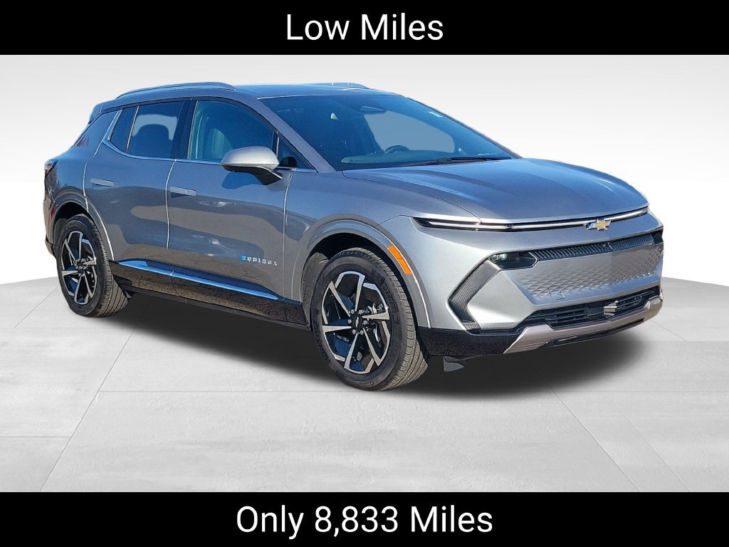 2025 Chevrolet Equinox EV LT - Photo 2