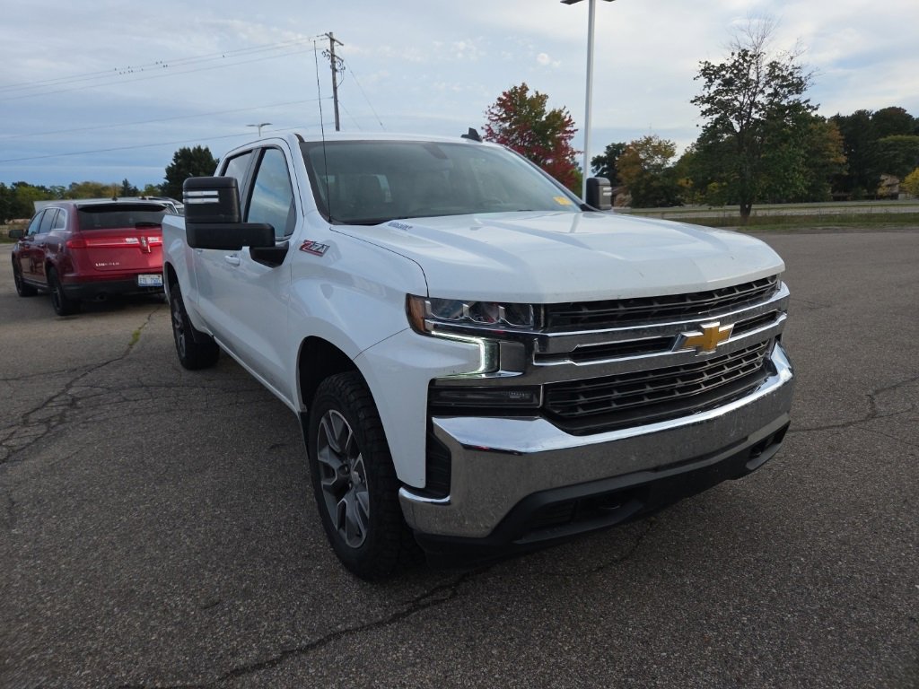 2021 Chevrolet Silverado 1500 LT photo 2
