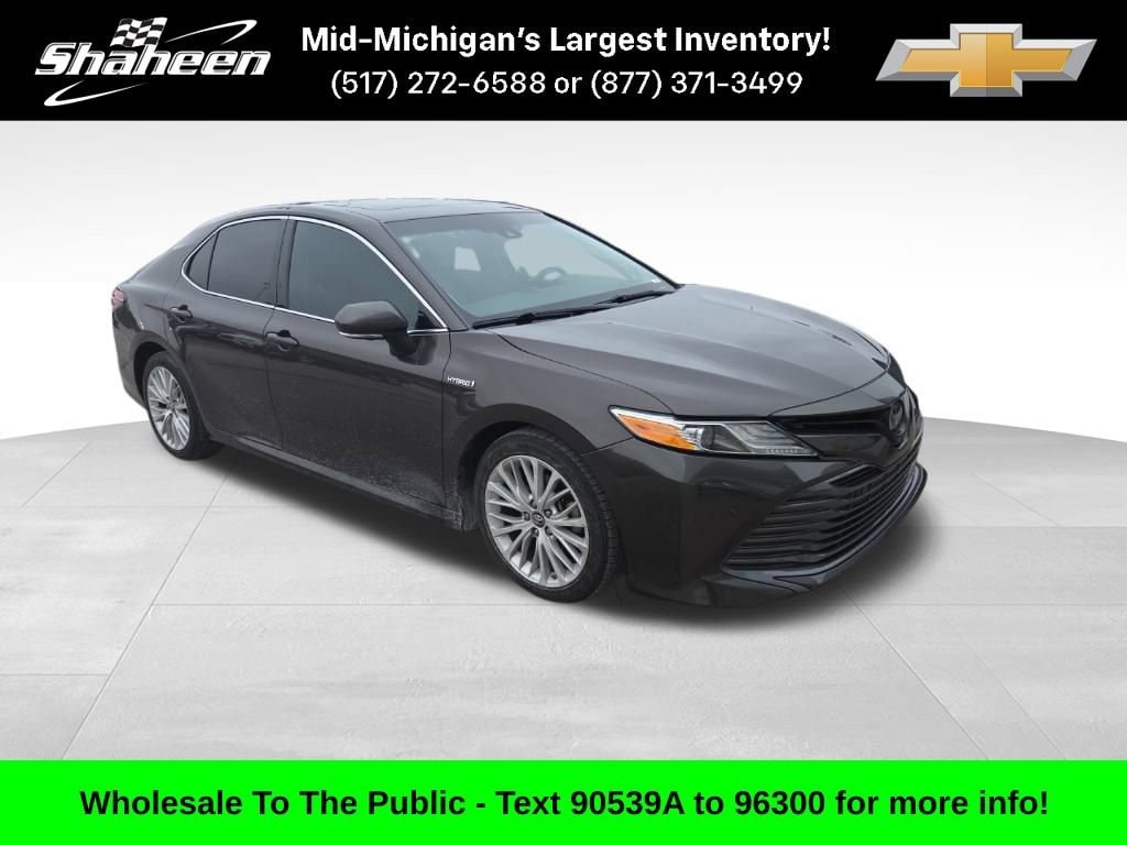 2018 Toyota Camry XLE Hybrid's photo