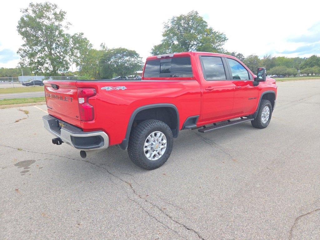 2023 Chevrolet Silverado 3500HD LT photo 3