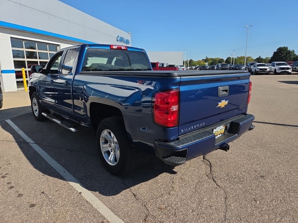 2019 Chevrolet Silverado LT photo 3