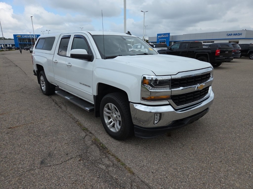 2019 Chevrolet Silverado LT photo 3