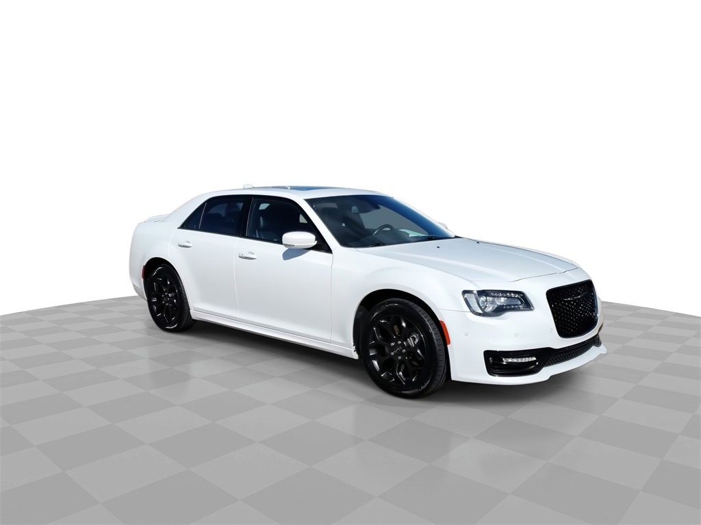 Used 2022 Chrysler 300 S with VIN 2C3CCAGG4NH121215 for sale in Lansing, MI