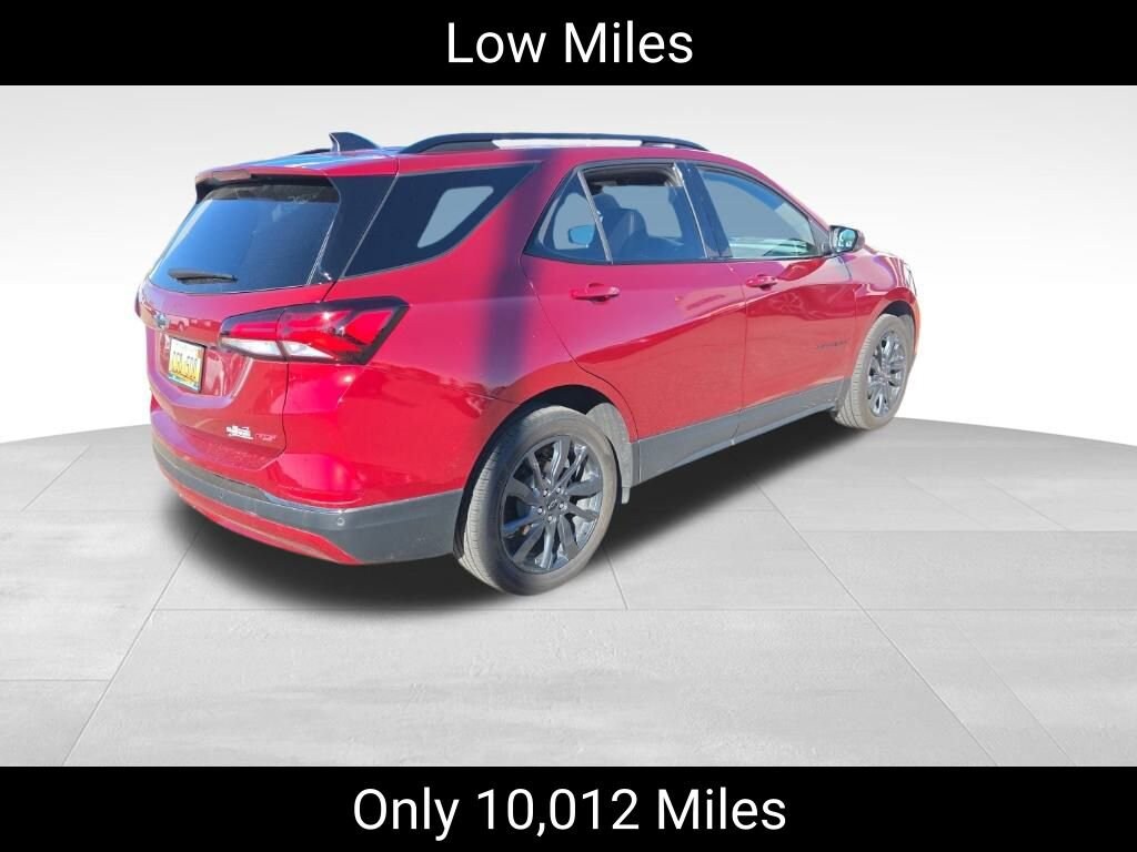 2023 Chevrolet Equinox RS photo 2