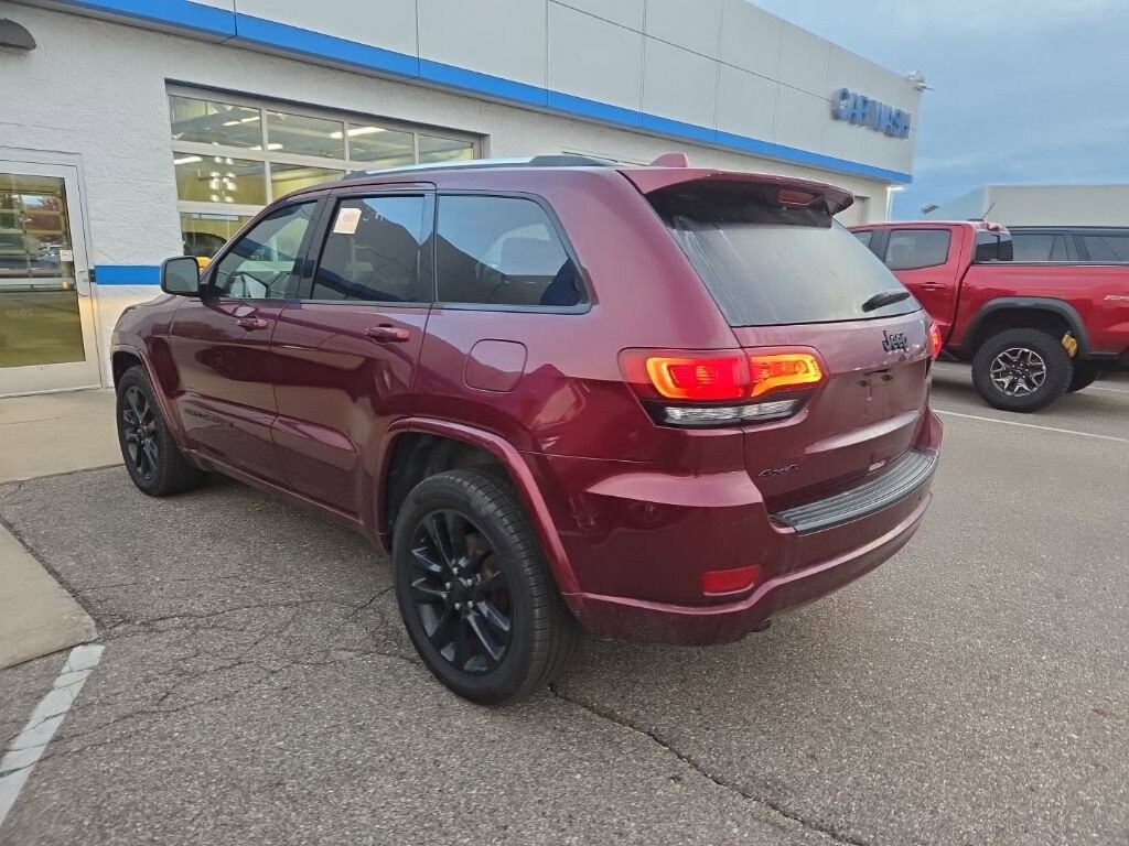 Used 2020 Jeep Grand Cherokee Laredo SUV