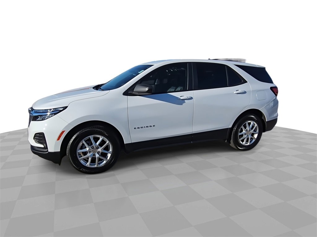 2024 Chevrolet Equinox LS photo 4