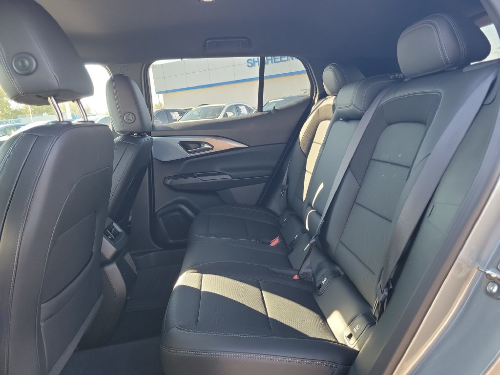 2025 Chevrolet Equinox EV LT - Photo 24