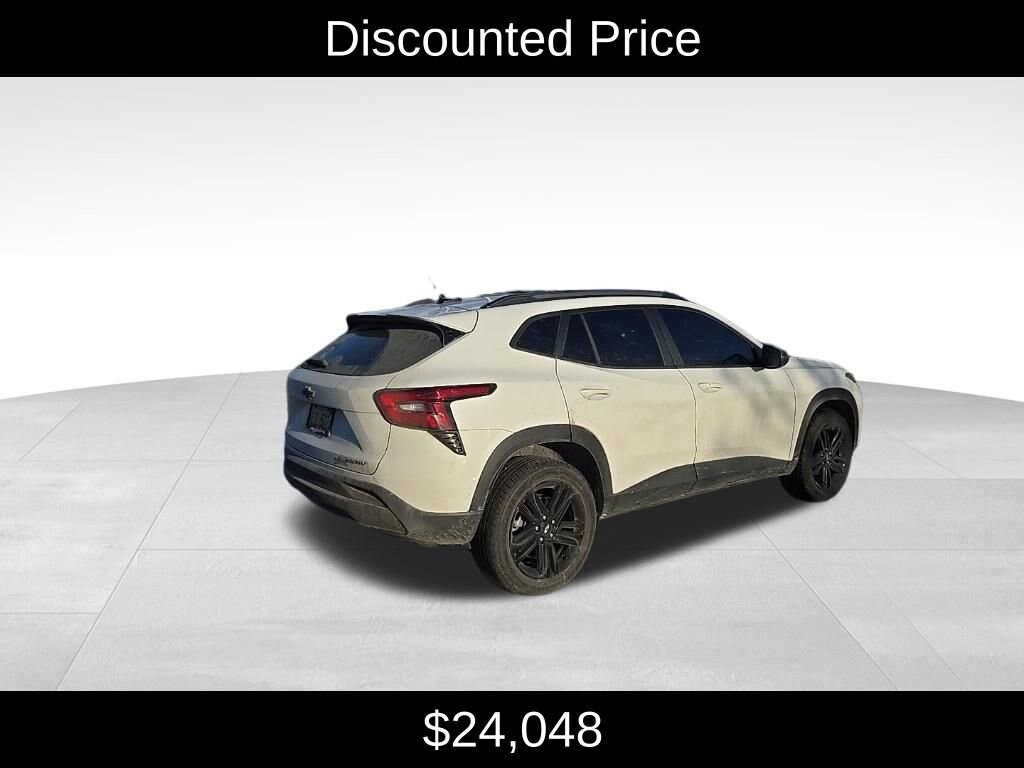 Used 2025 Chevrolet Trax Activ SUV