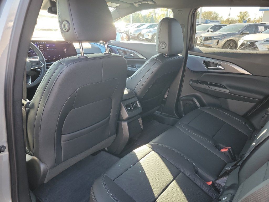2025 Chevrolet Equinox EV LT - Photo 25