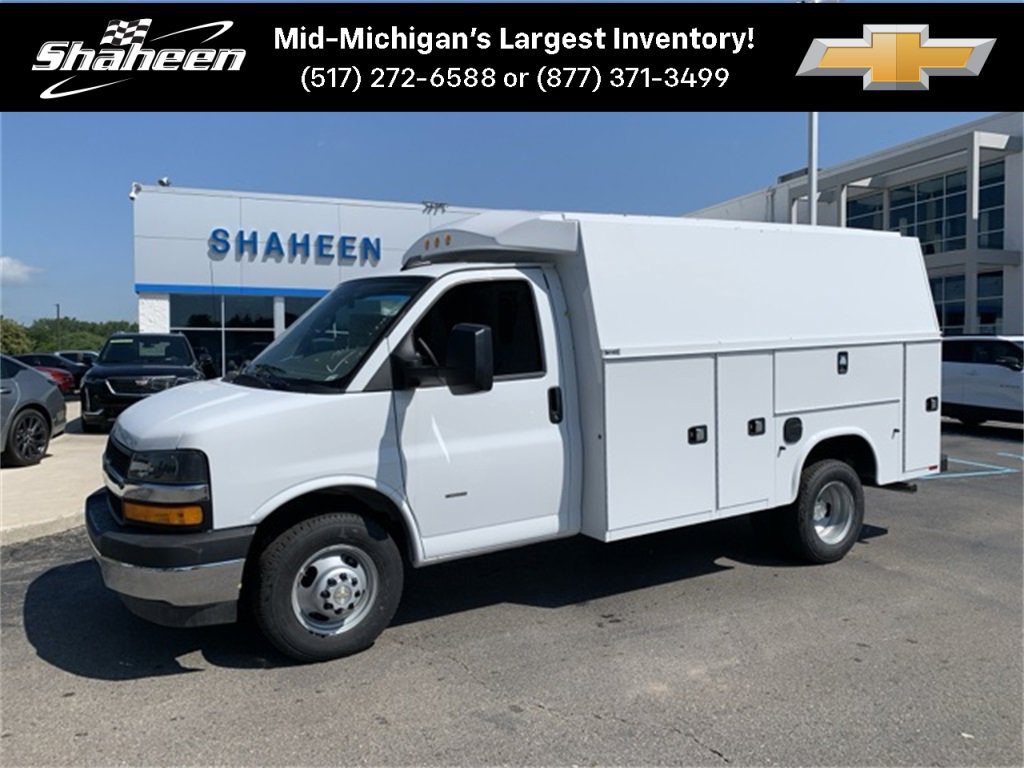 2024 Chevrolet Express Cutaway Base's photo