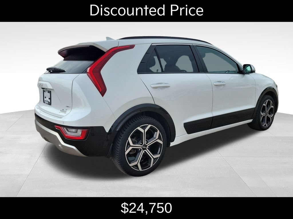 Used 2023 Kia Niro SX Touring SUV