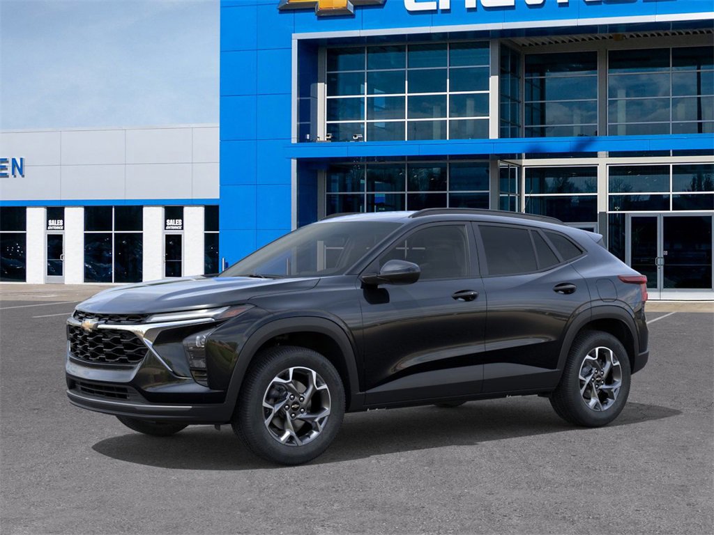2025 Chevrolet Trax LT photo 2
