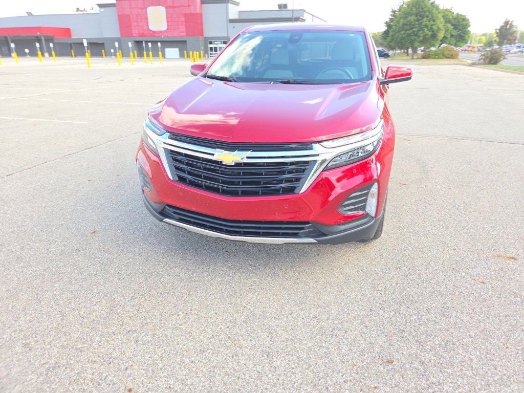 2023 Chevrolet Equinox LT photo 2