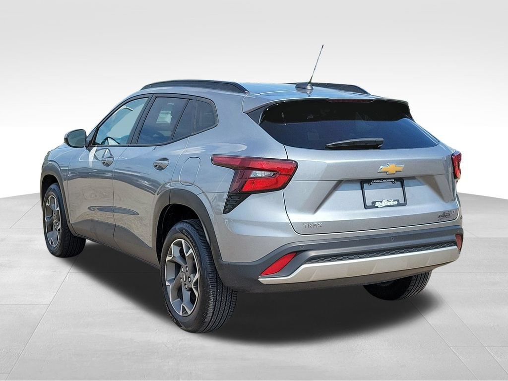 Used 2024 Chevrolet Trax LT SUV
