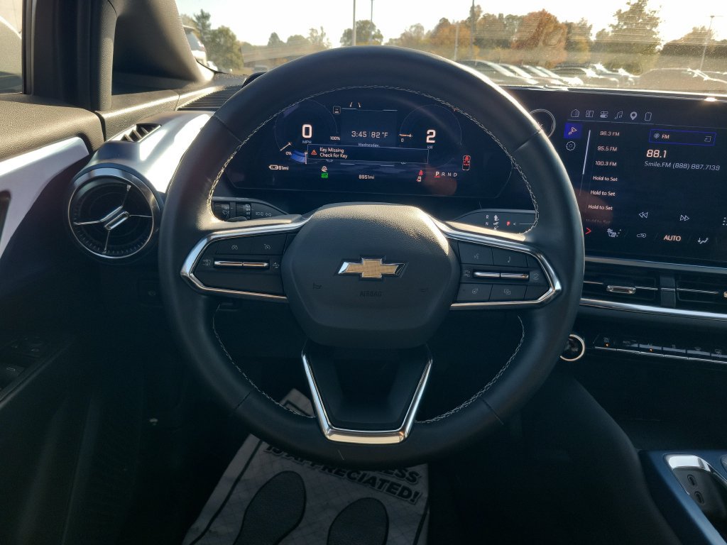 2025 Chevrolet Equinox EV LT - Photo 30