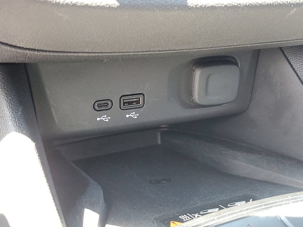 2025 Buick Envista Sport Touring - Photo 21