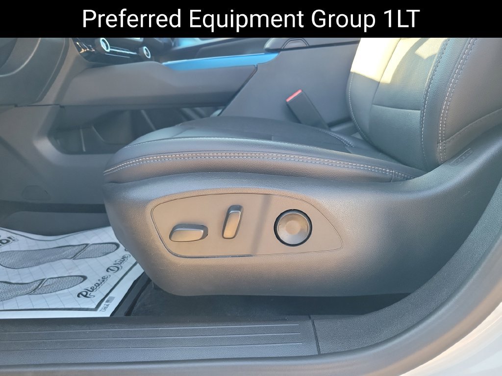 2025 Chevrolet Equinox EV LT - Photo 11
