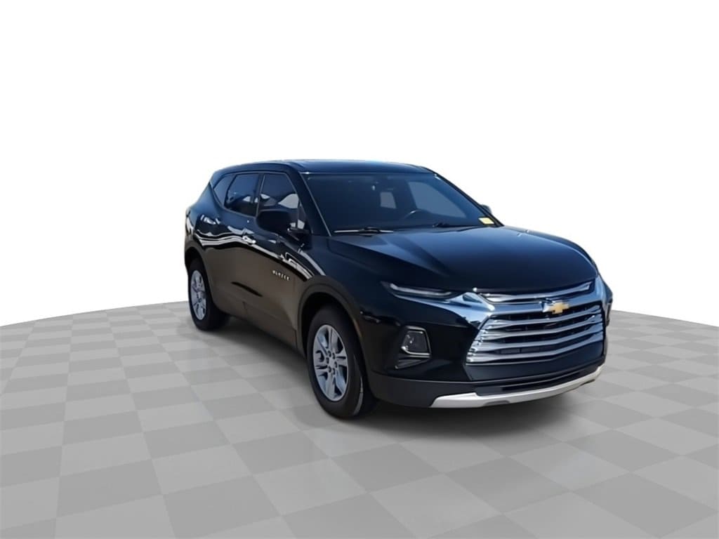 Used 2020 Chevrolet Blazer 2LT with VIN 3GNKBCRS4LS552274 for sale in Lansing, MI