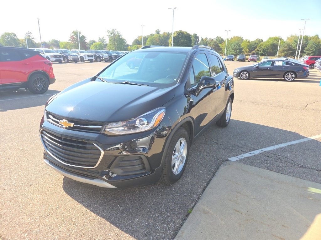 2020 Chevrolet Trax LT photo 2