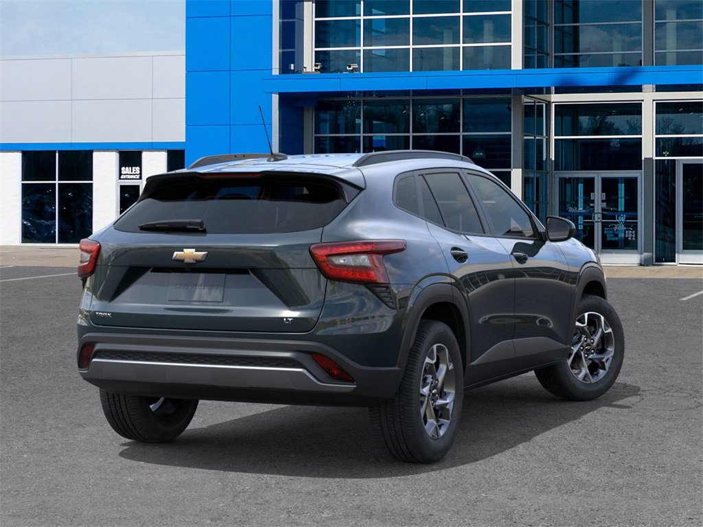 2025 Chevrolet Trax LT photo 4