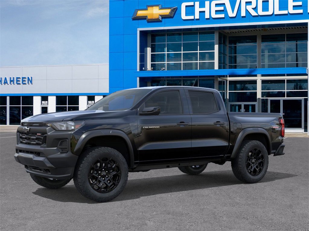 2026 Chevrolet Colorado Trail Boss photo 2