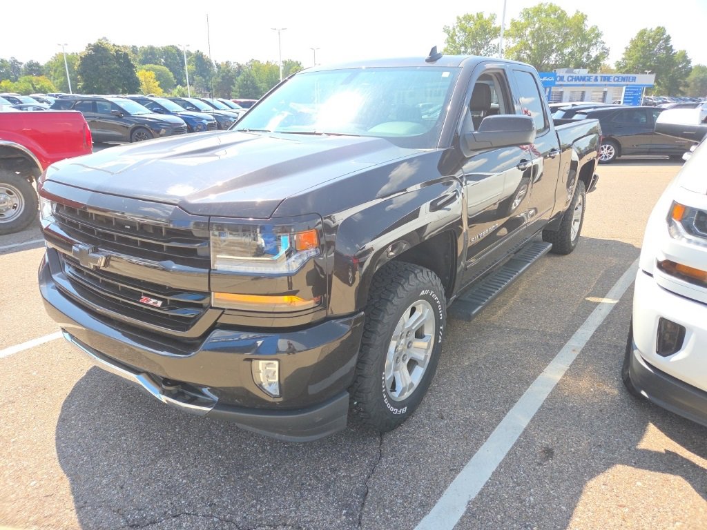 2019 Chevrolet Silverado LT photo 4