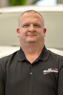Staff member Kevin Davis from ID_8cb273b43f1b