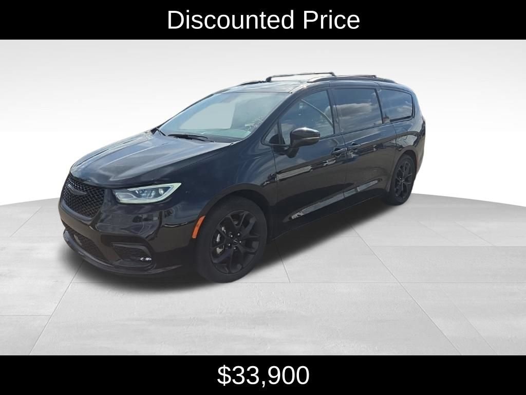 Used 2025 Chrysler Pacifica Limited Van Passenger Van