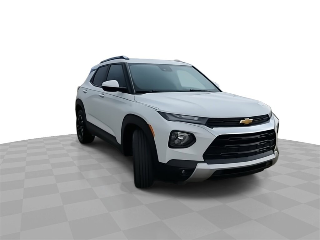 Used 2023 Chevrolet TrailBlazer LT with VIN KL79MRSL5PB023826 for sale in Lansing, MI