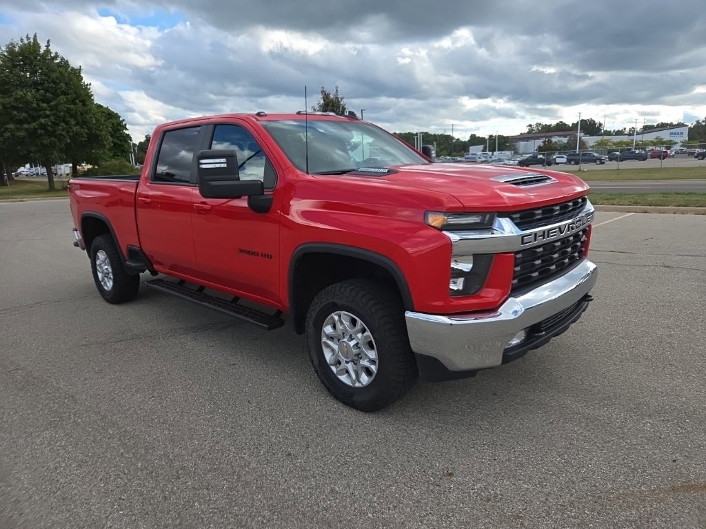 2023 Chevrolet Silverado 3500HD LT photo 2
