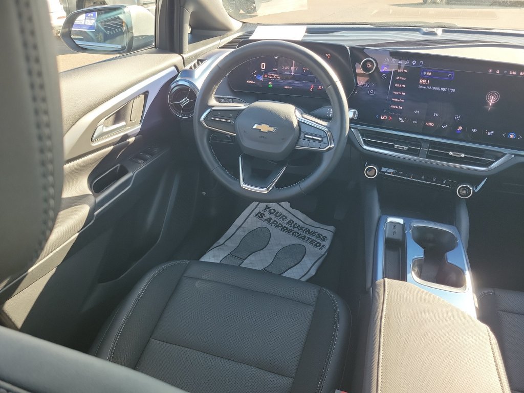 2025 Chevrolet Equinox EV LT - Photo 28