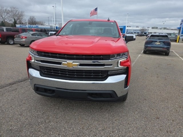 Used 2022 Chevrolet Silverado 1500 Limited LT with VIN 3GCPYJEK0NG134940 for sale in Lansing, MI