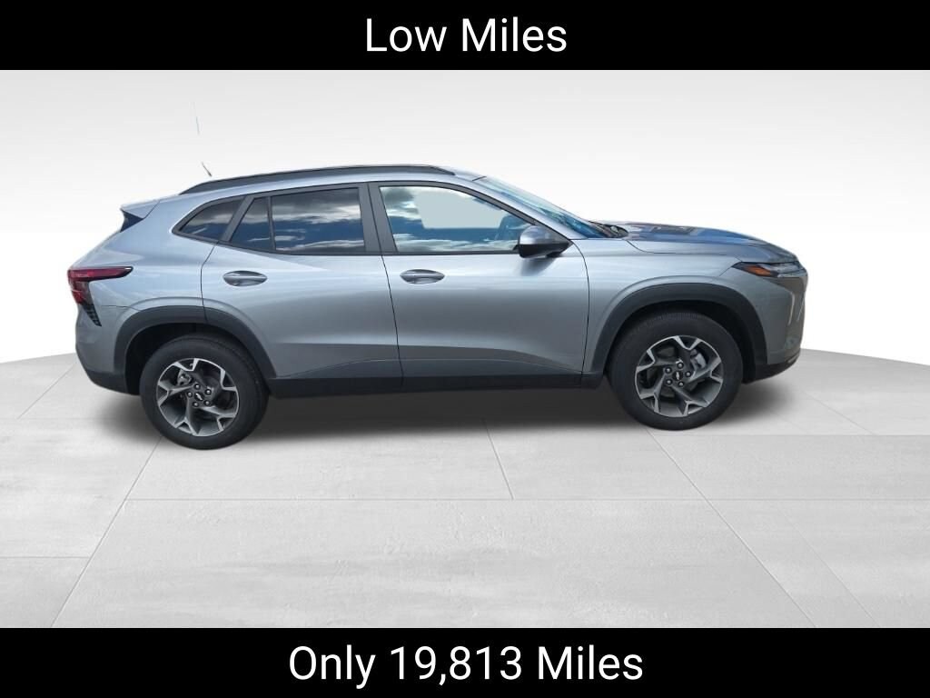 Used 2024 Chevrolet Trax LT SUV