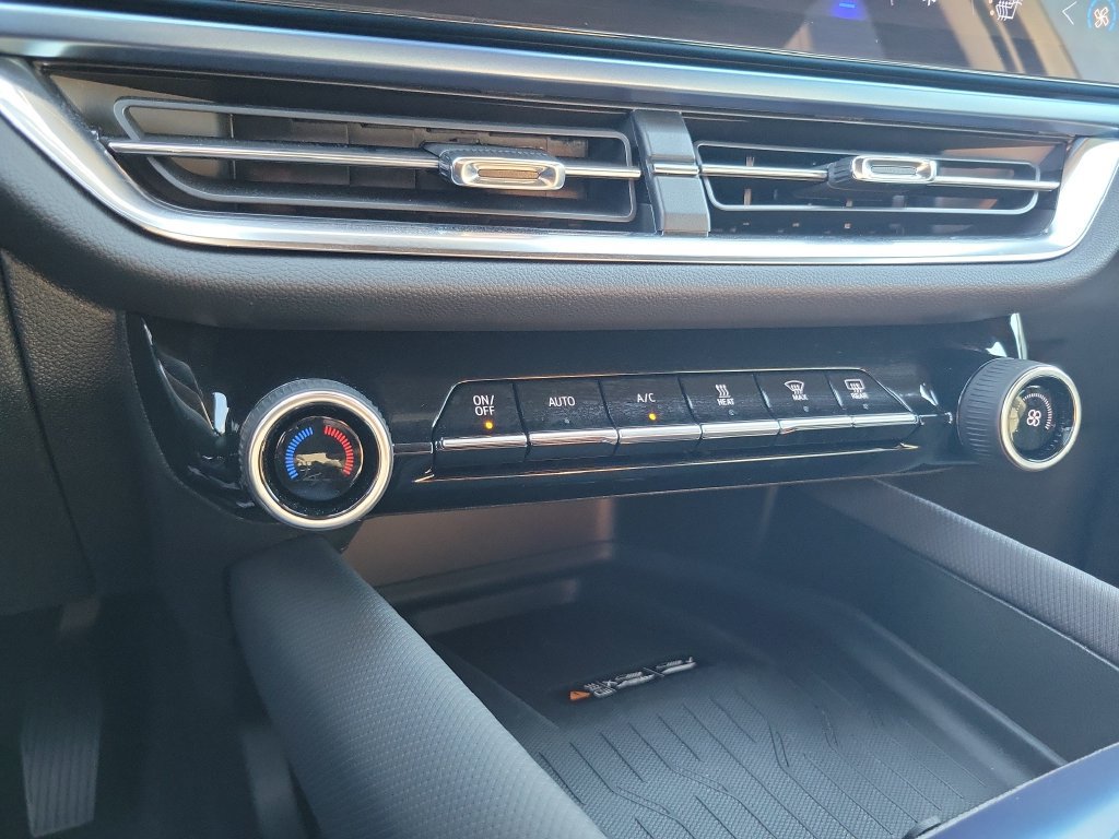 2025 Chevrolet Equinox EV LT - Photo 21