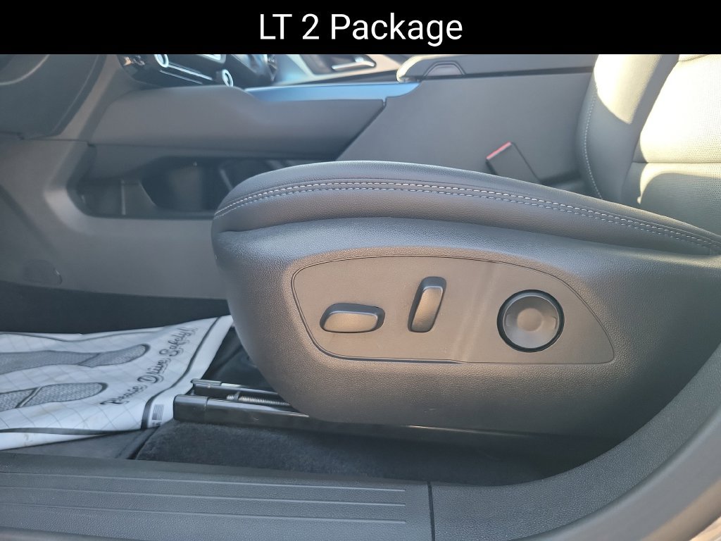 2025 Chevrolet Equinox EV LT - Photo 11