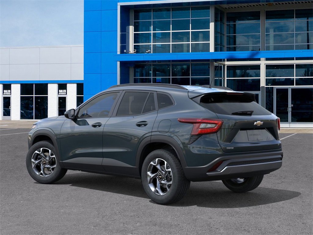 2025 Chevrolet Trax LT photo 3