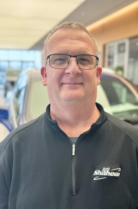 Staff member Kevin Davis from ID_8cb273b43f1b