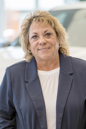 Staff member Ann Bennett from ID_7265ae25b3a3