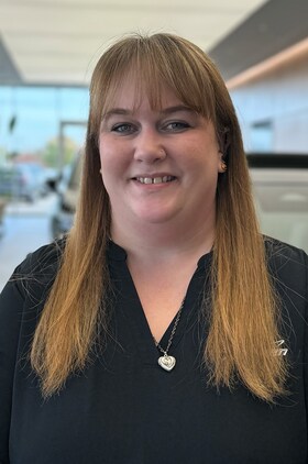 Staff member Loren Hart from ID_7265ae25b3a3