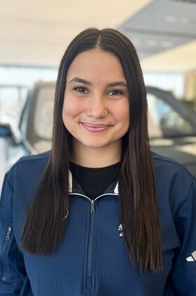 Staff member Roza Bonner from ID_35912740ec8a